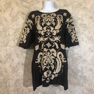 ECI New York XL 3/4 Sleeve Gold Design Sweater